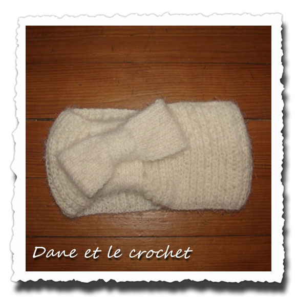 Dane-et-le-crochet-snood-noeud.jpg