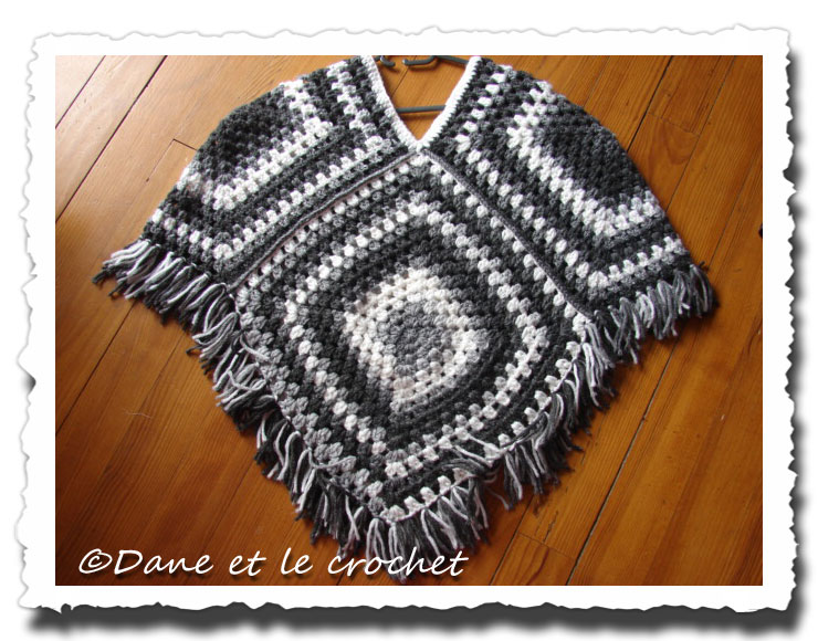 _dane-et-le-crochet-poncho-termine-1.jpg