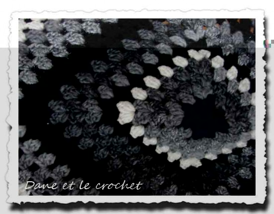 Dane-et-le-crochet-poncho-Sylvie-details_-_Copie.jpg