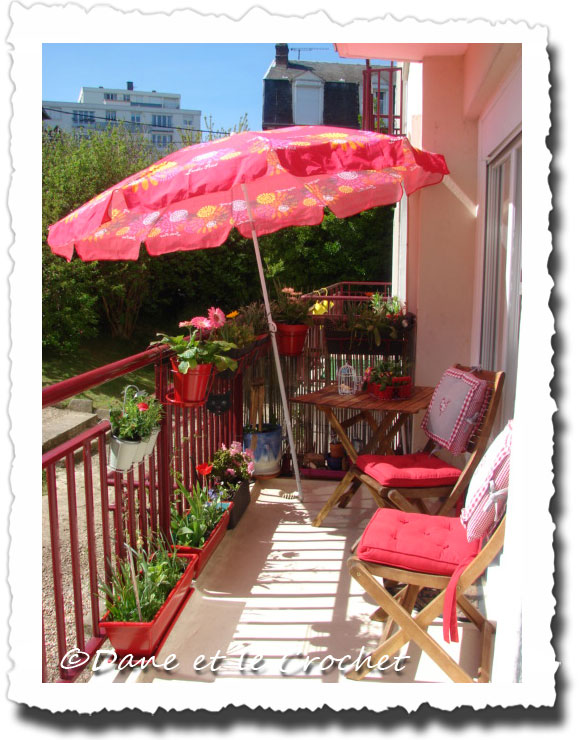 Dane-et-le-Crochet--le-balcon-parasol.jpg