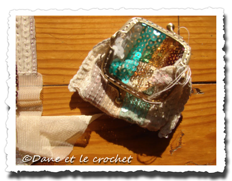 Dane-et-le-Crochet-porte-monnaie-01.jpg