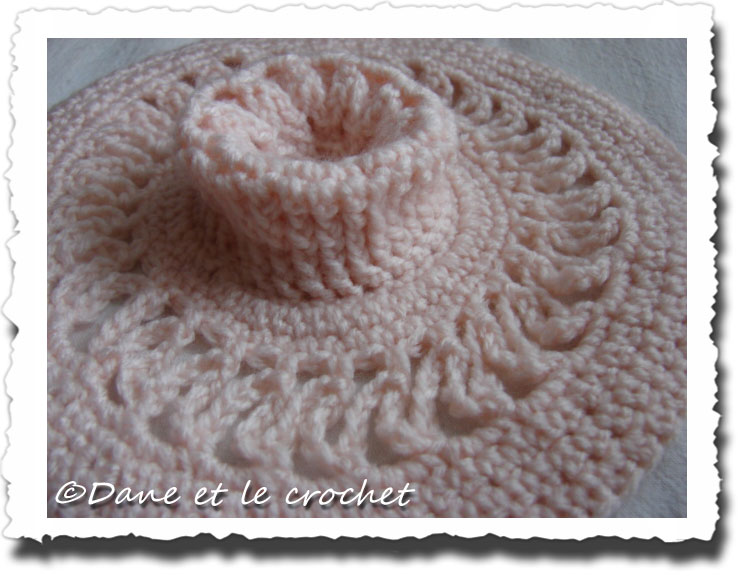 Dane-et-le-Crochet-detail-medaillons-rose-poudre.jpg