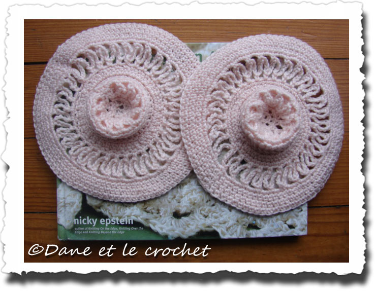 Dane-et-le-Crochet-deux-medaillons-.jpg