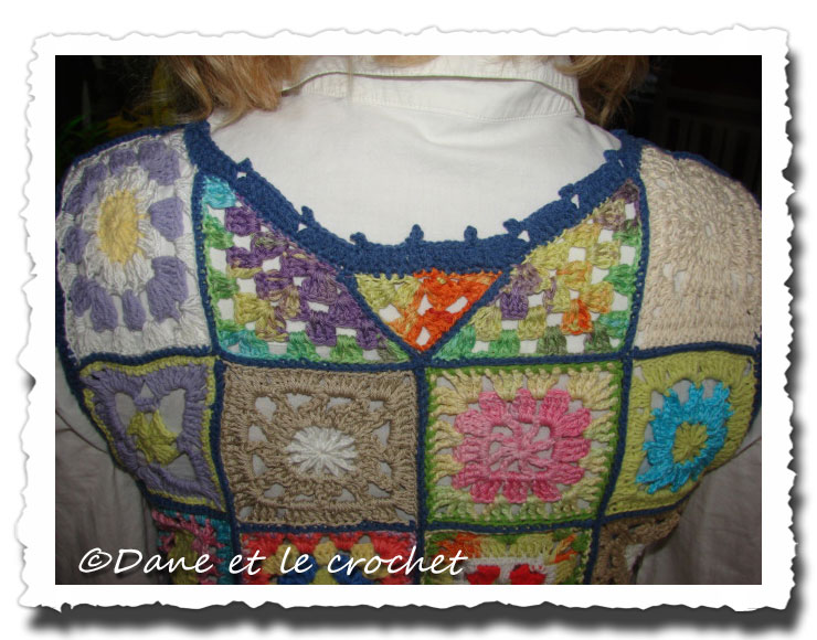 Dane-et-le-Crochet--gilet-porte-dos.jpg