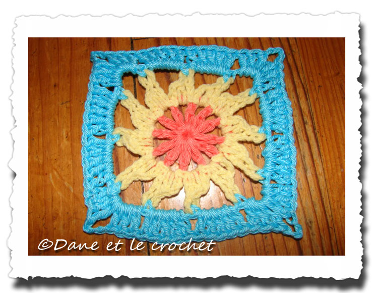Dane-et-le-Crochet--grannys-jaune-et-bleu.jpg
