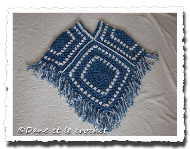 Dane-et-le-Crochet-poncho-2.jpg