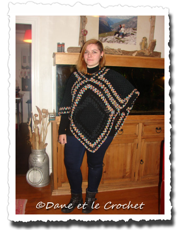 Dane-et-le-Crochet--poncho-porte.jpg